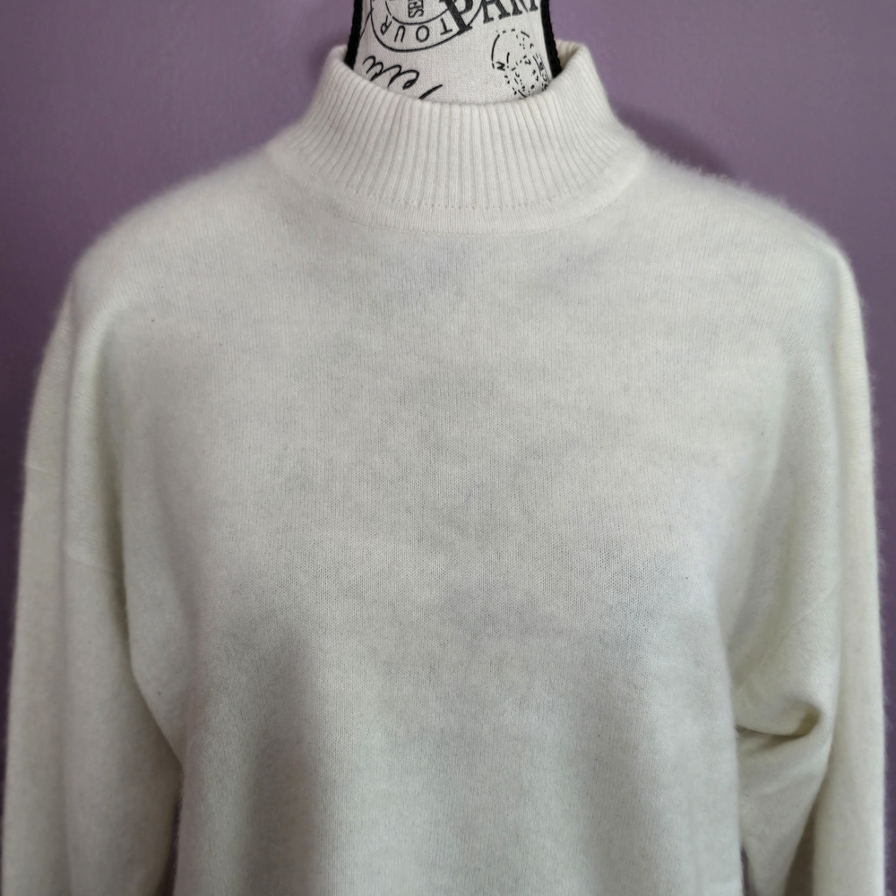 Charter Club Elegant Off-white Cashmere Turtleneck Sweater Classic Quiet Luxur L - Picture 7 of 9